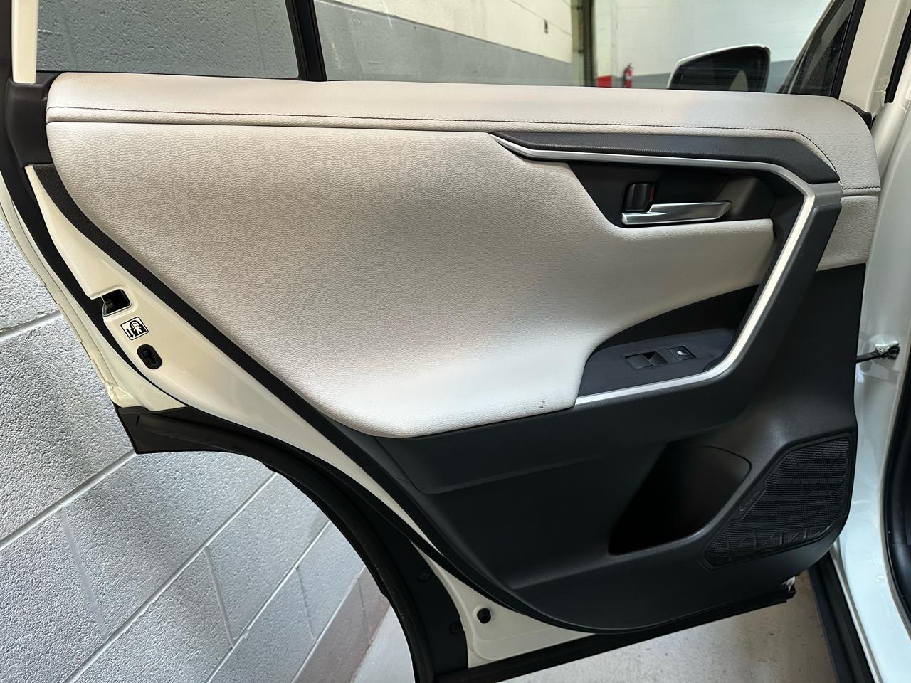 Toyota RAV4 Hybrid Limited AWD (Natl) 2021