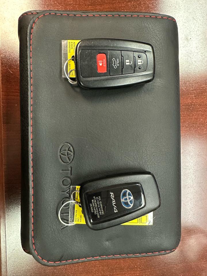 Toyota RAV4 Hybrid Limited AWD (Natl) 2021