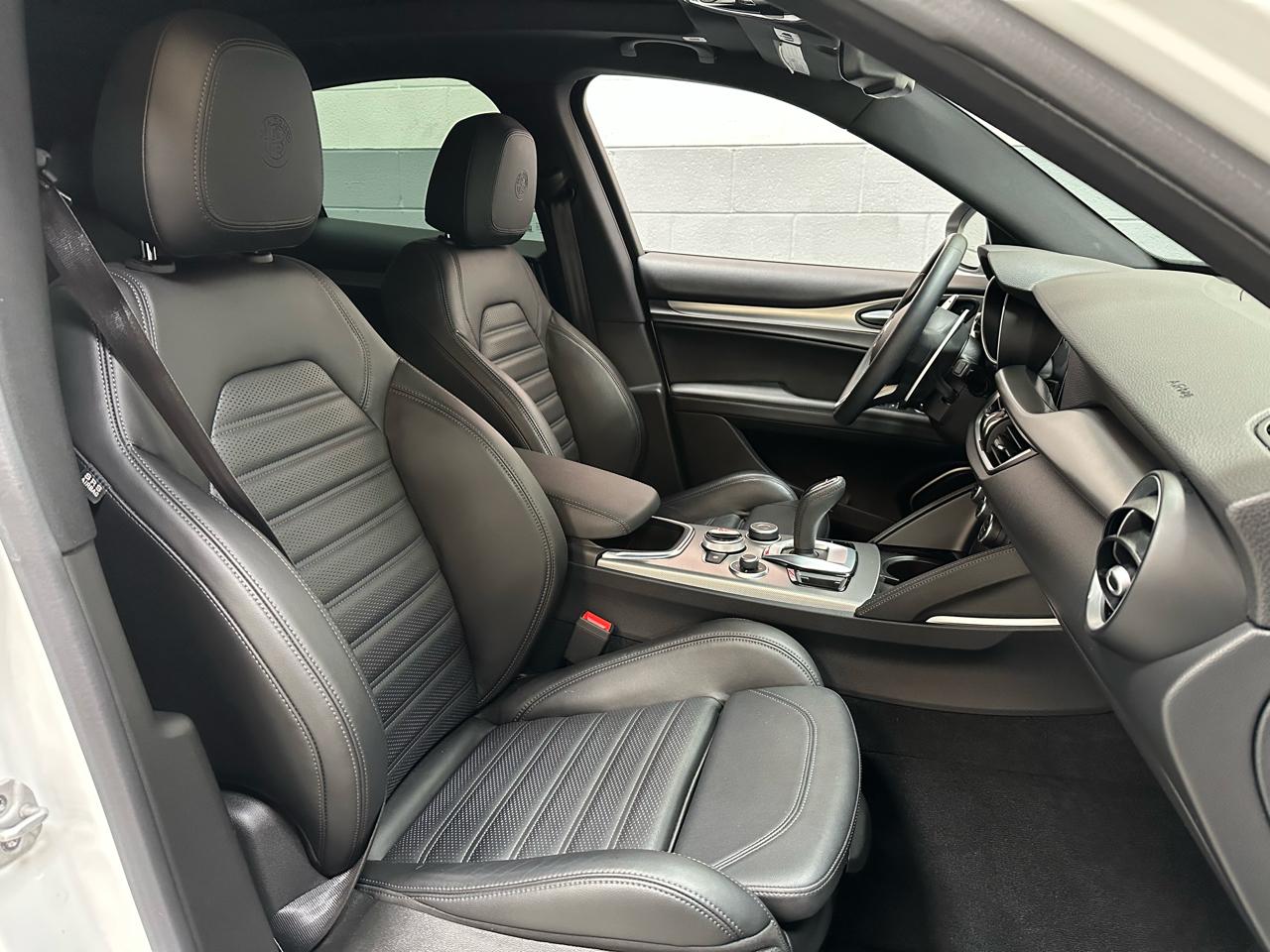 Alfa Romeo Stelvio Veloce AWD 2023