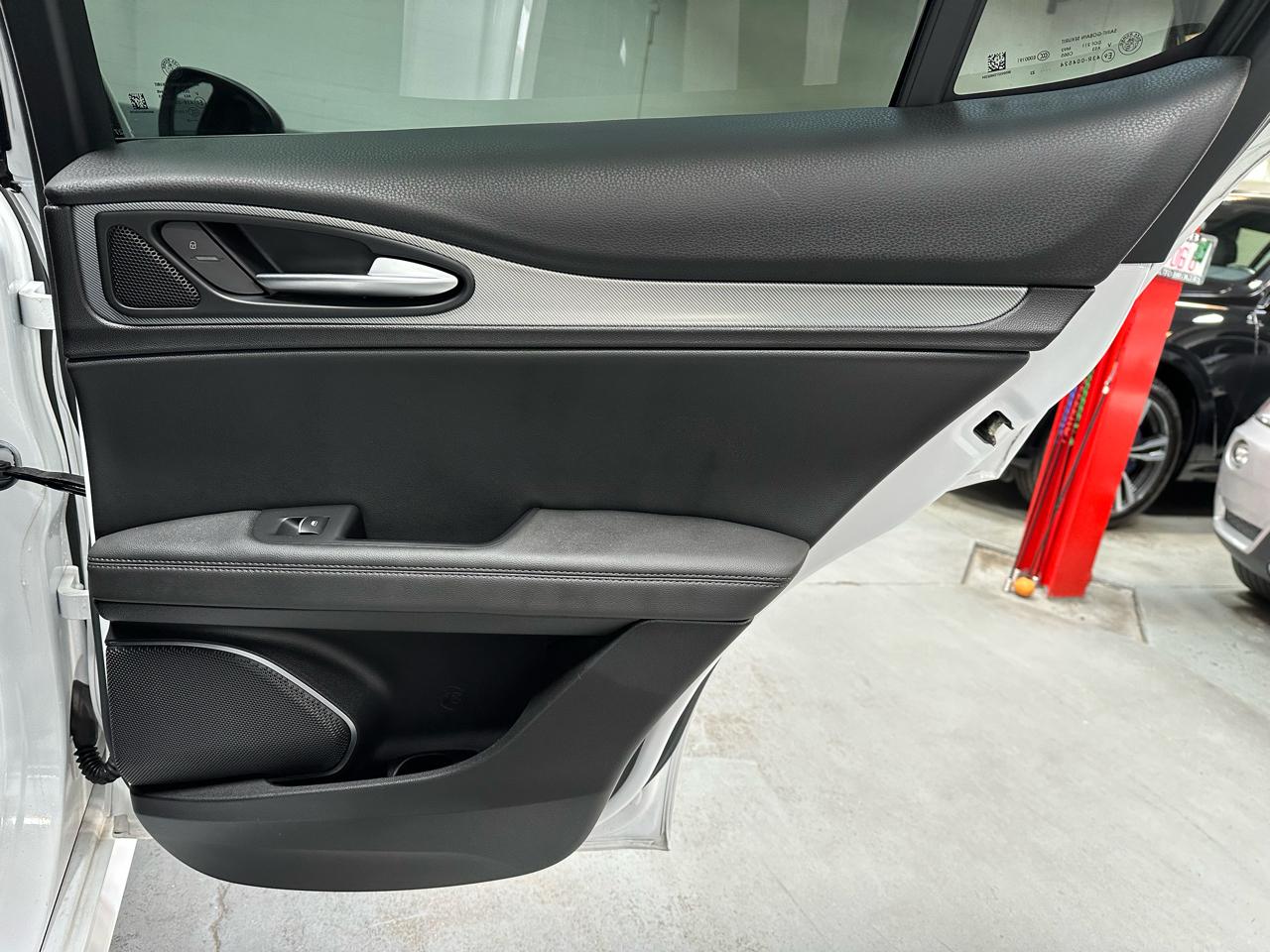 Alfa Romeo Stelvio Veloce AWD 2023