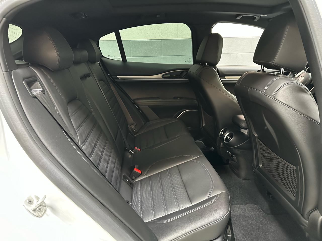 Alfa Romeo Stelvio Veloce AWD 2023