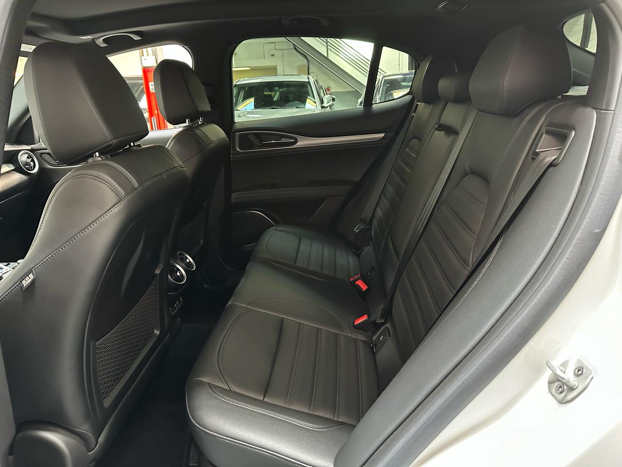 Alfa Romeo Stelvio Veloce AWD 2023