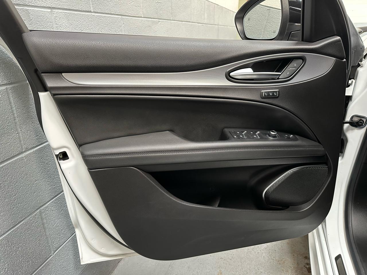 Alfa Romeo Stelvio Veloce AWD 2023