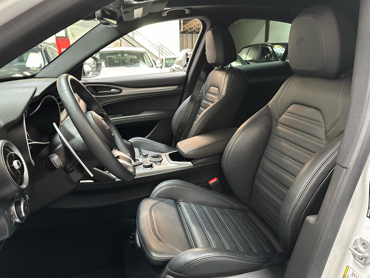 Alfa Romeo Stelvio Veloce AWD 2023