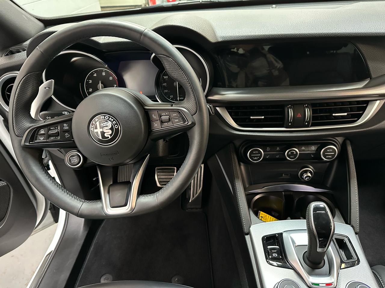 Alfa Romeo Stelvio Veloce AWD 2023