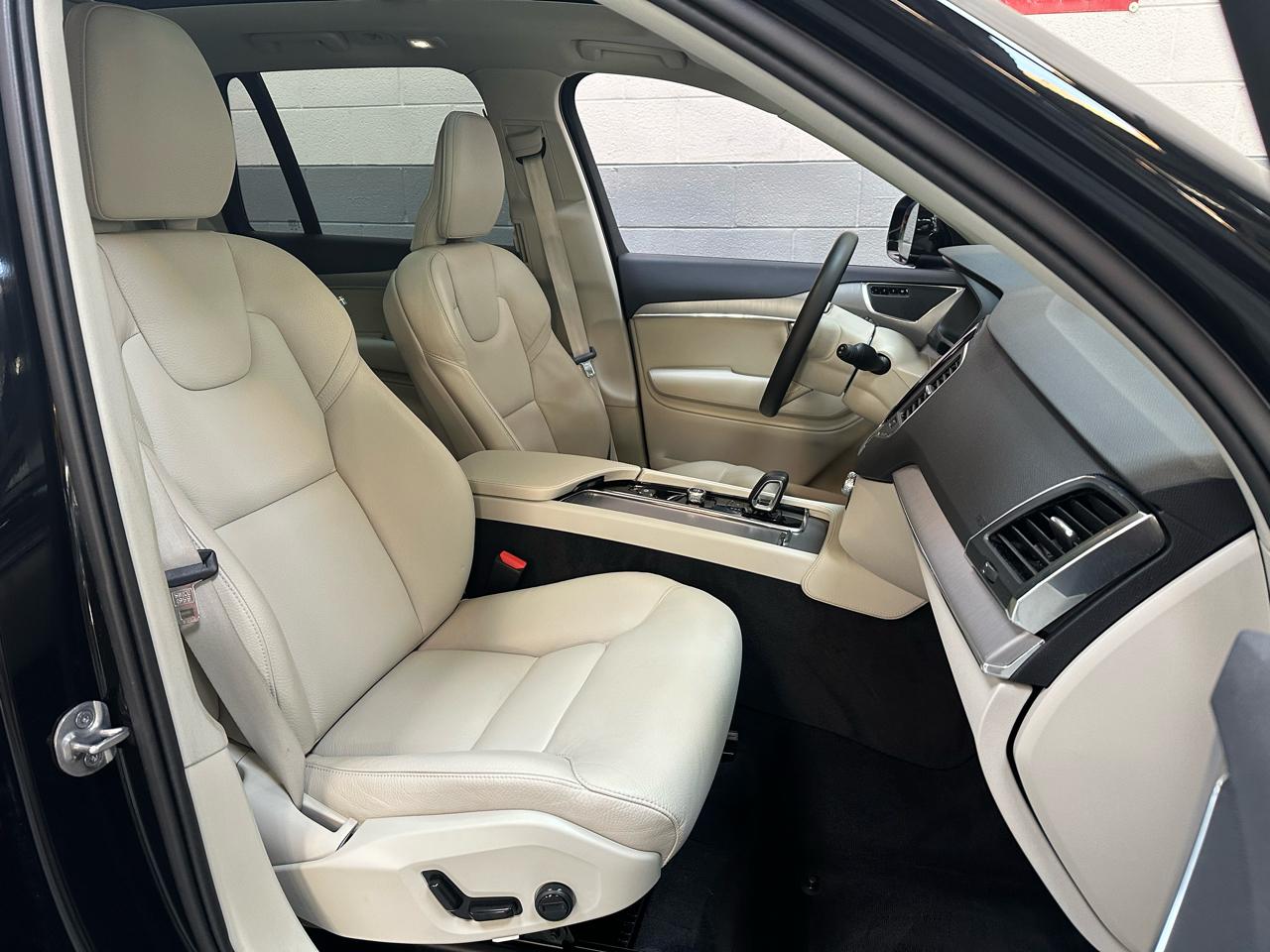 Volvo XC90 B5 AWD Core 7-Seater 2025