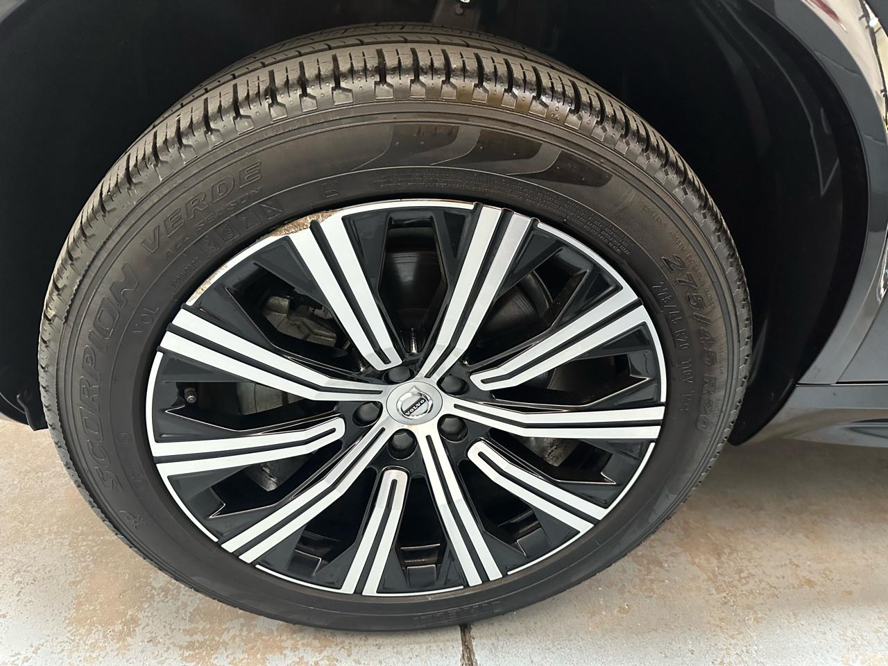 Volvo XC90 B5 AWD Core 7-Seater 2025