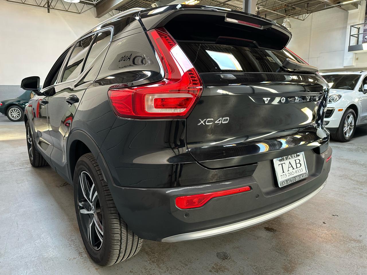 Volvo XC40 B5 AWD Core Bright Theme 2025