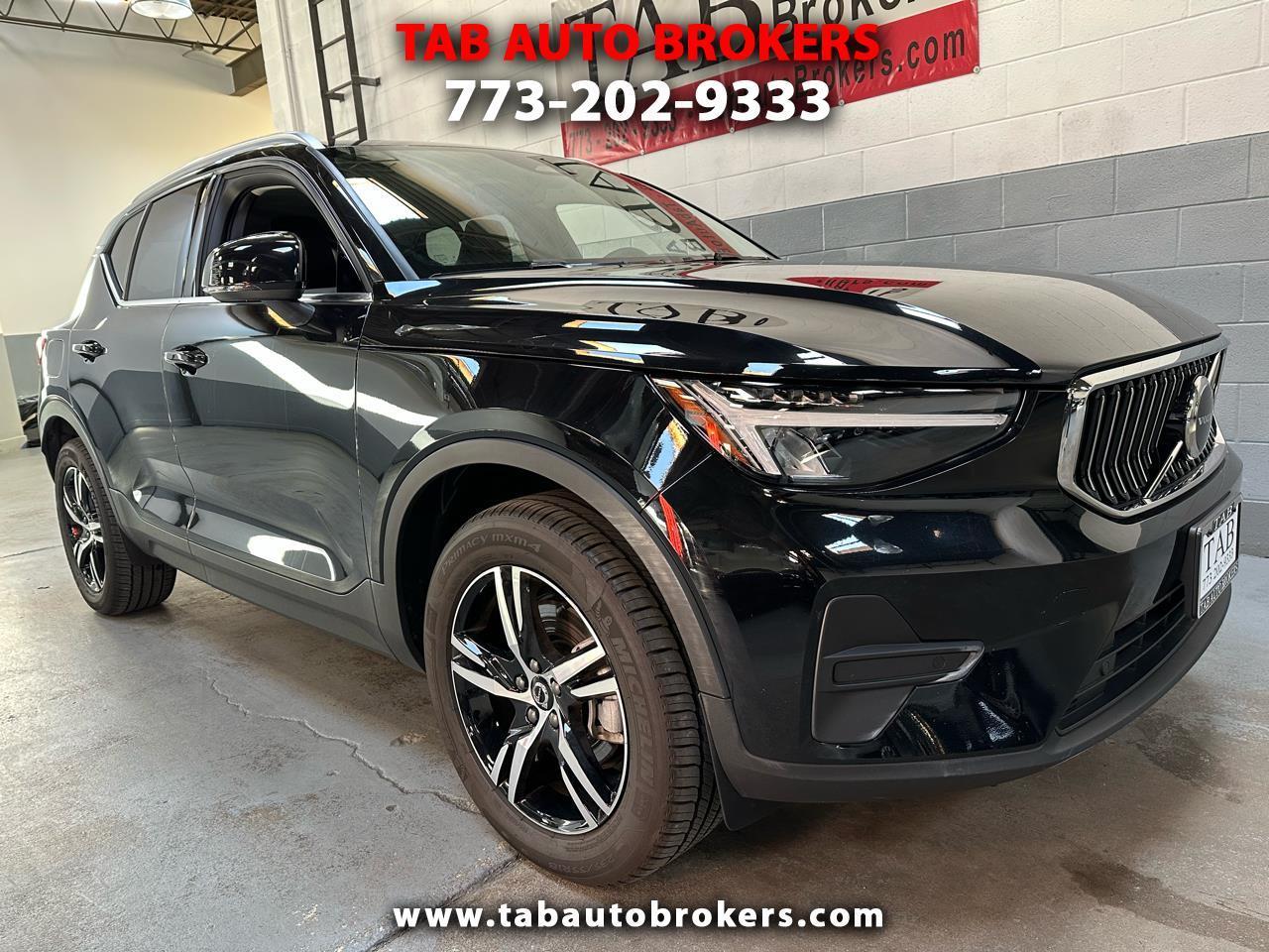 2025 Volvo XC40 B5 AWD Core Bright Theme