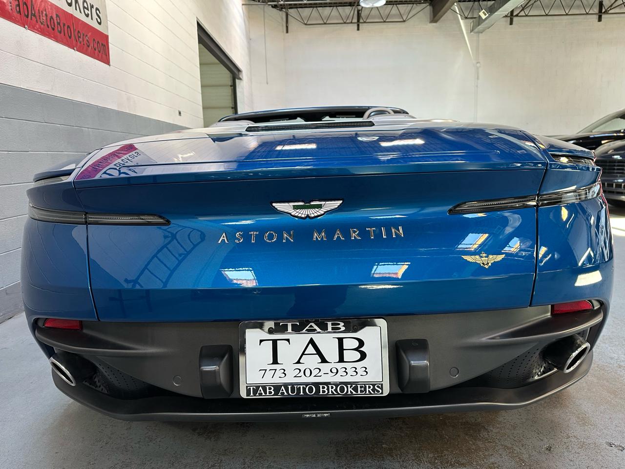 Aston Martin DB11 Volante 2022