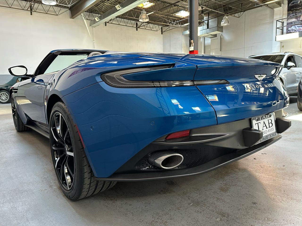 Aston Martin DB11 Volante 2022