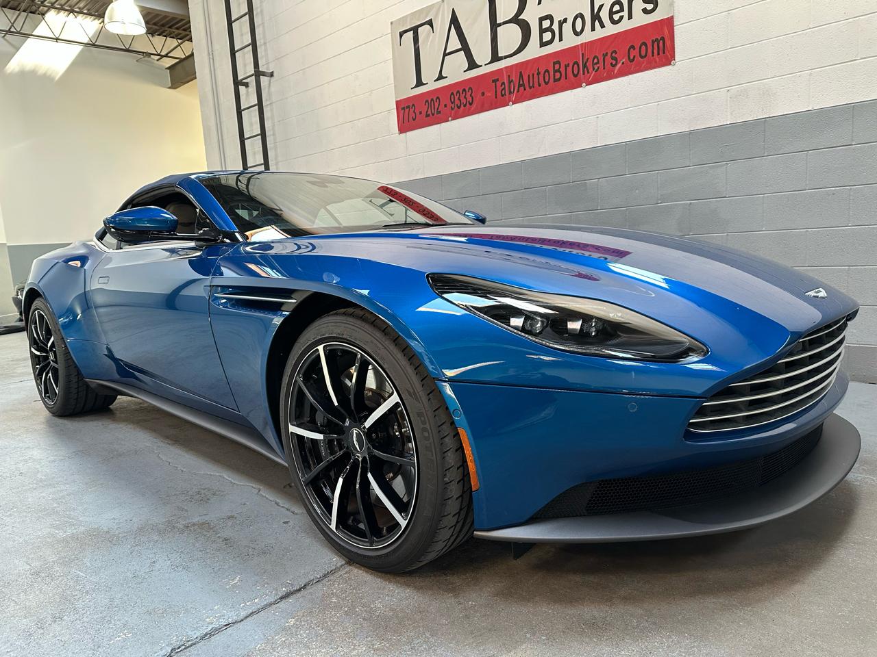 Aston Martin DB11 Volante 2022
