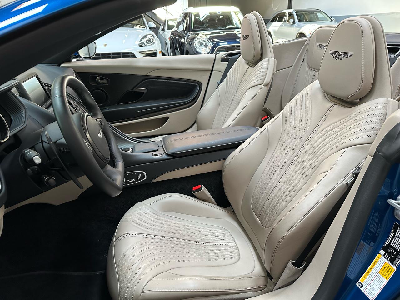 Aston Martin DB11 Volante 2022