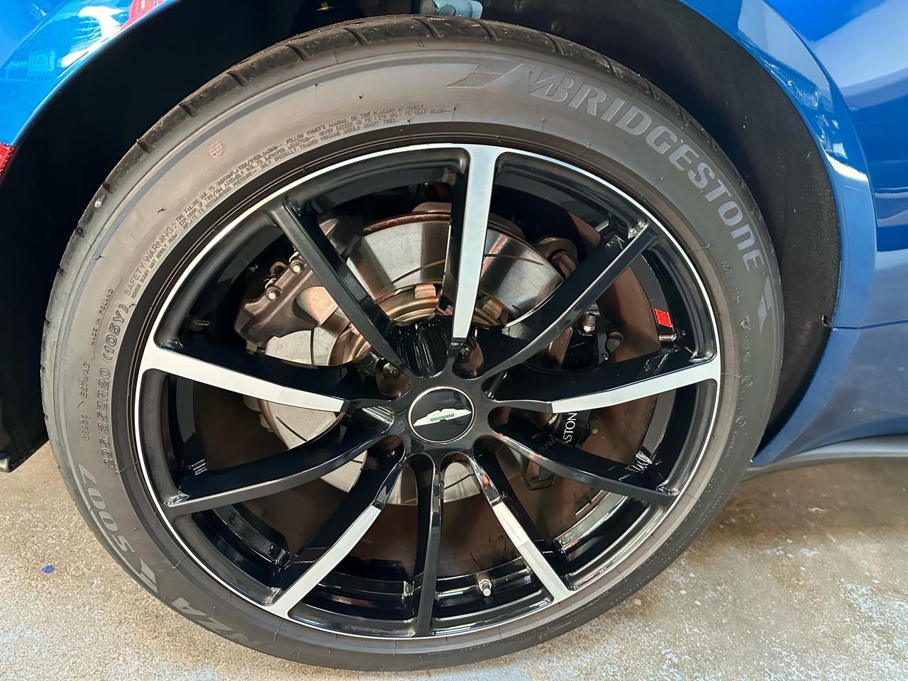 Aston Martin DB11 Volante 2022