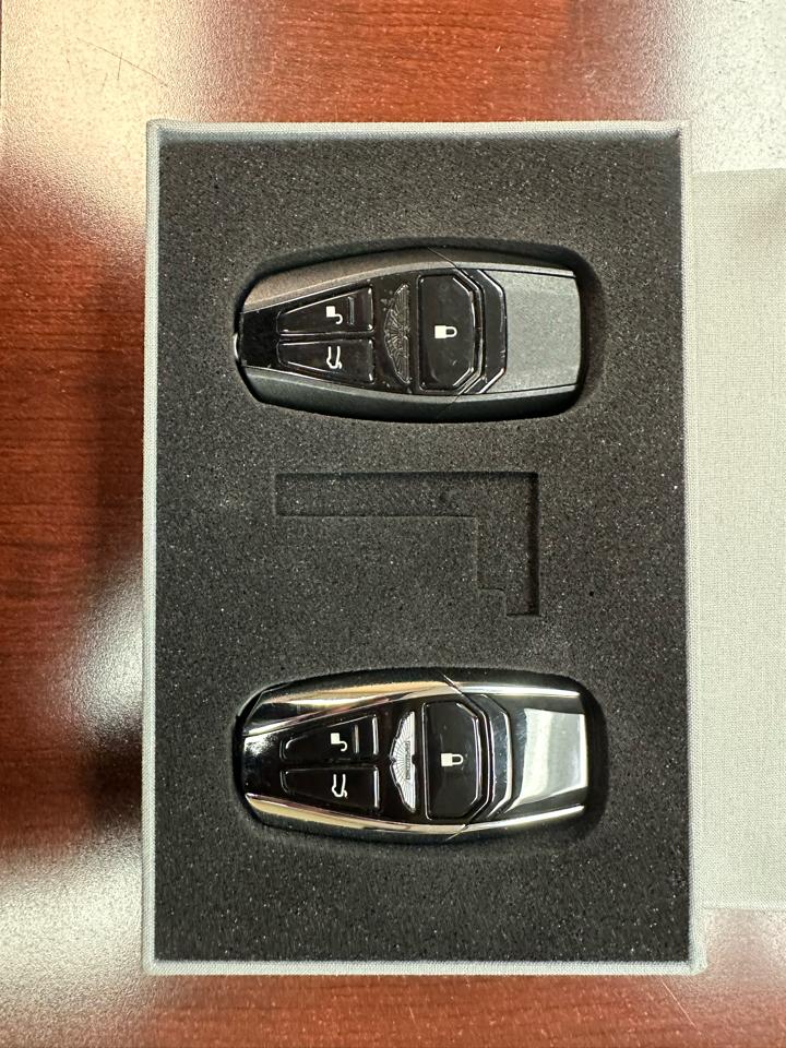 Aston Martin DB11 Volante 2022