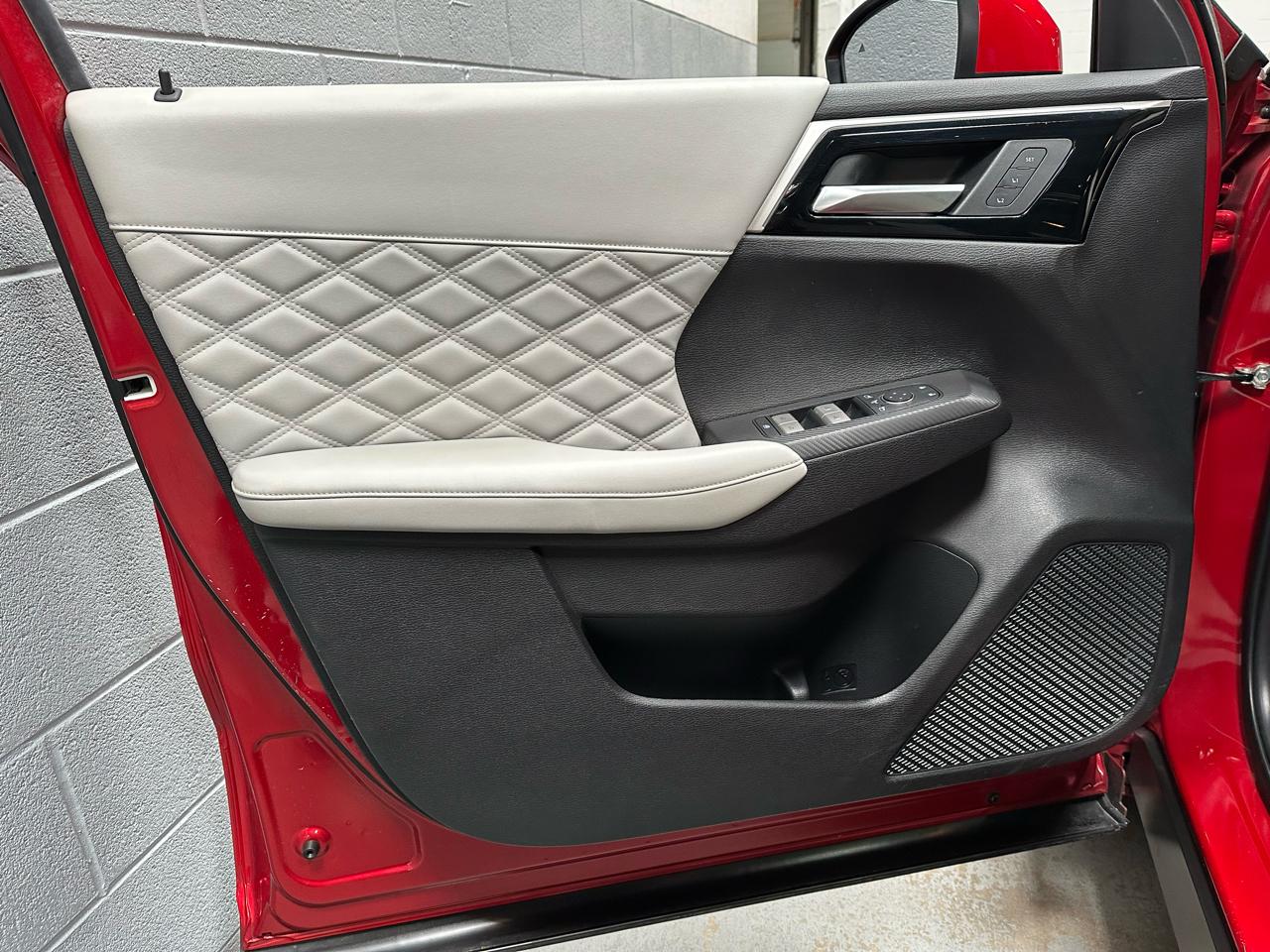 Mitsubishi Outlander PHEV 40th Anniversary S-AWC 2023