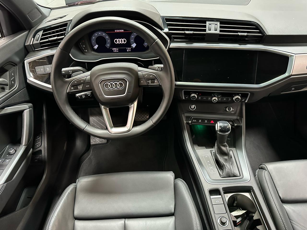 Audi Q3 S line Premium Plus 45 TFSI quattro 2024