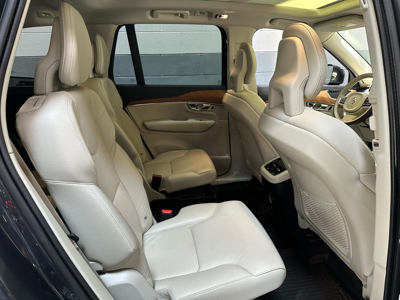 Volvo XC90 T6 AWD Momentum 6P 2021