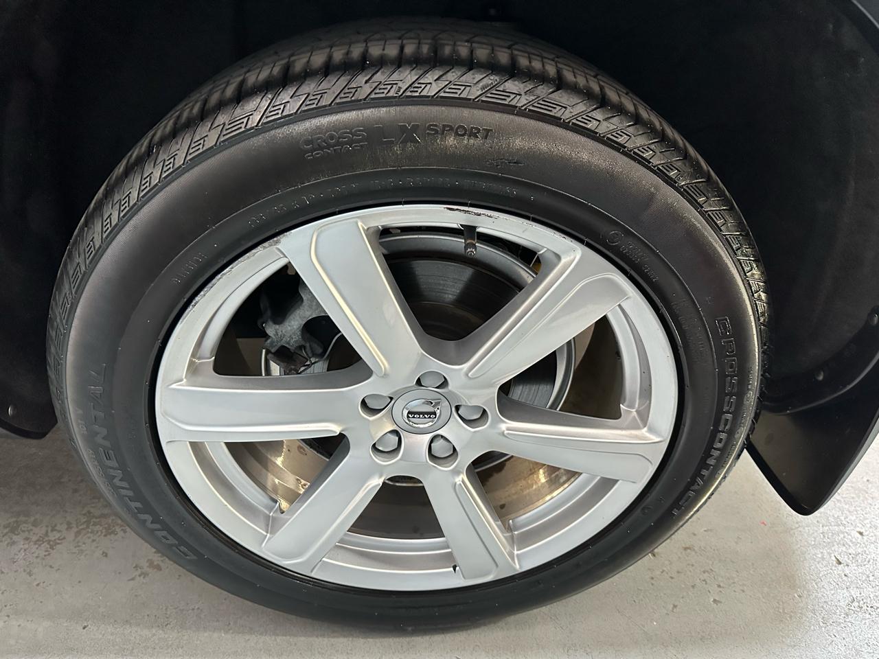 Volvo XC90 T6 AWD Momentum 6P 2021