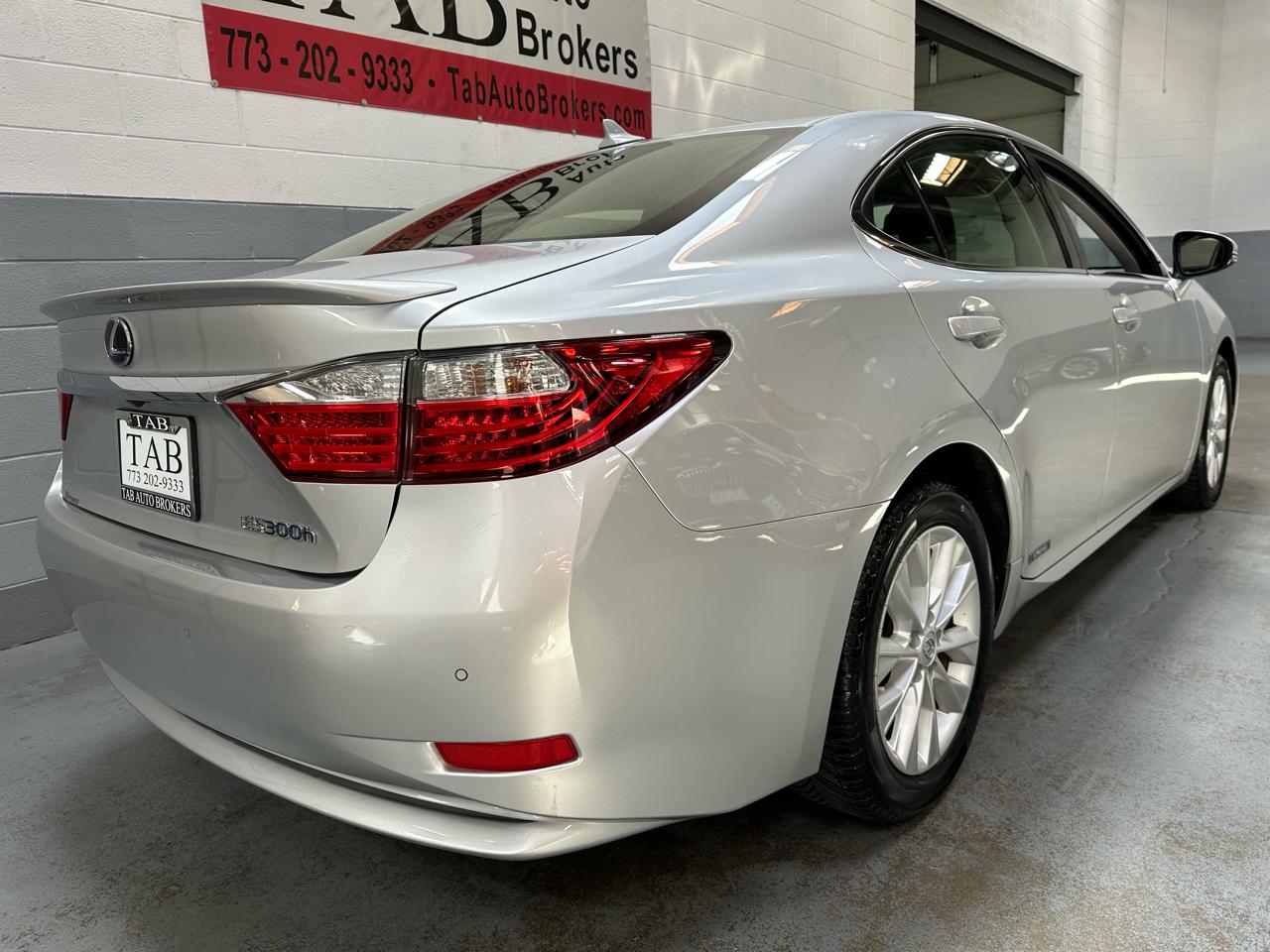 Lexus ES 300h 4dr Sdn Hybrid 2013