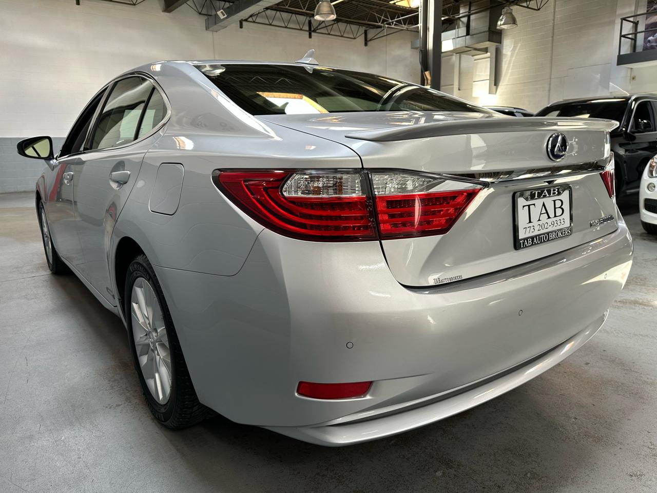 Lexus ES 300h 4dr Sdn Hybrid 2013