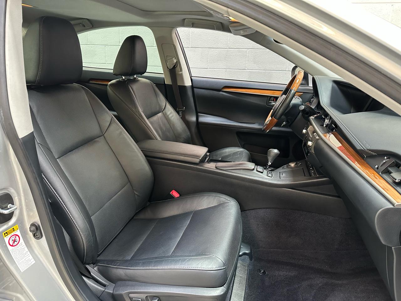 Lexus ES 300h 4dr Sdn Hybrid 2013