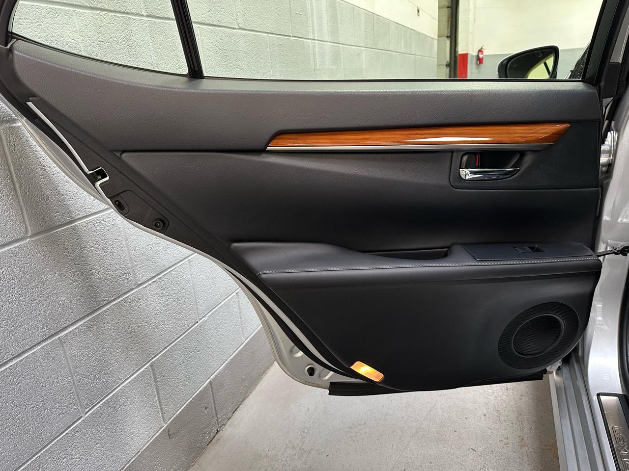 Lexus ES 300h 4dr Sdn Hybrid 2013