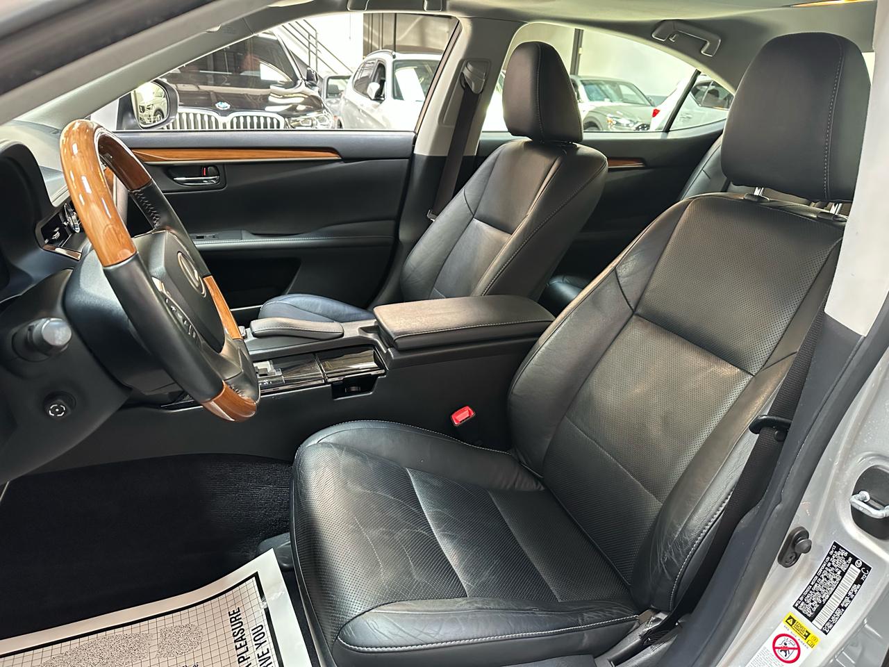 Lexus ES 300h 4dr Sdn Hybrid 2013