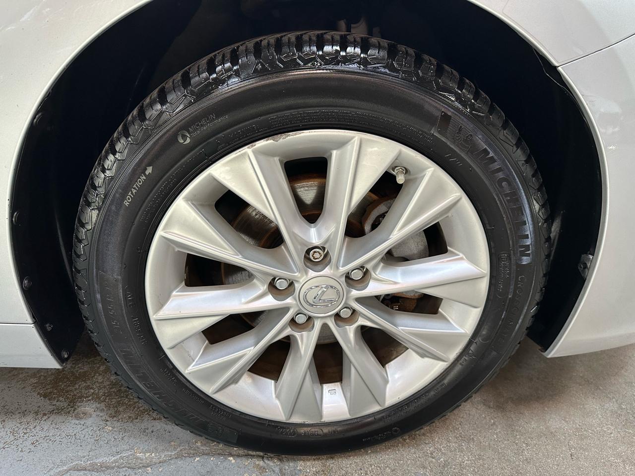 Lexus ES 300h 4dr Sdn Hybrid 2013