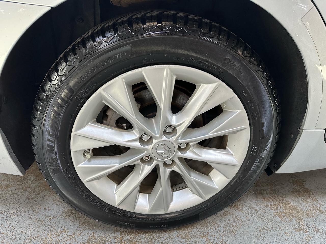 Lexus ES 300h 4dr Sdn Hybrid 2013