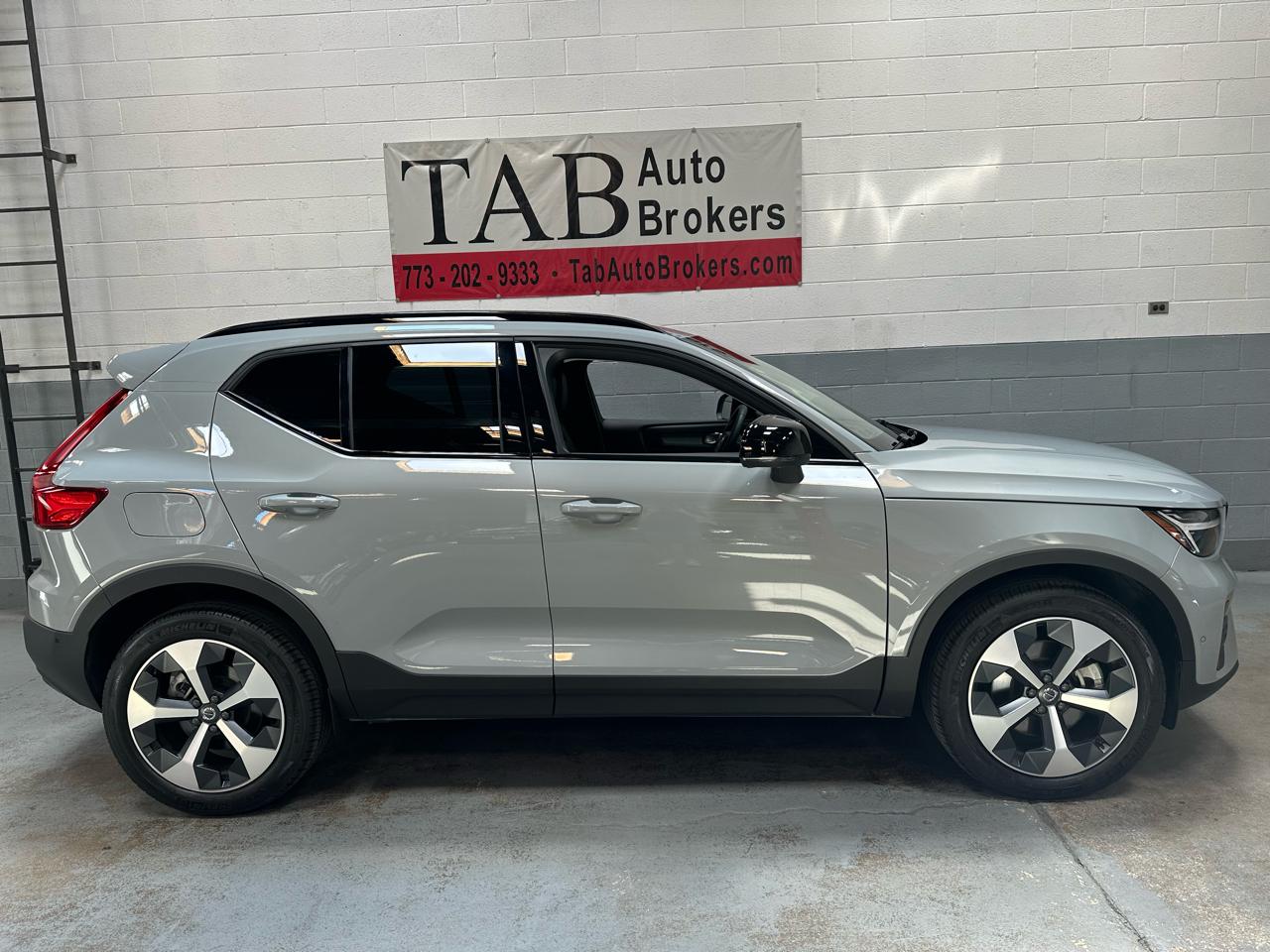 Volvo XC40 B5 AWD Plus 2026