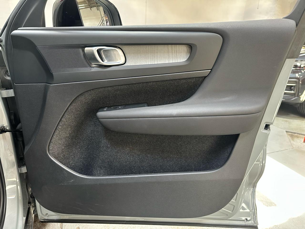 Volvo XC40 B5 AWD Plus 2026
