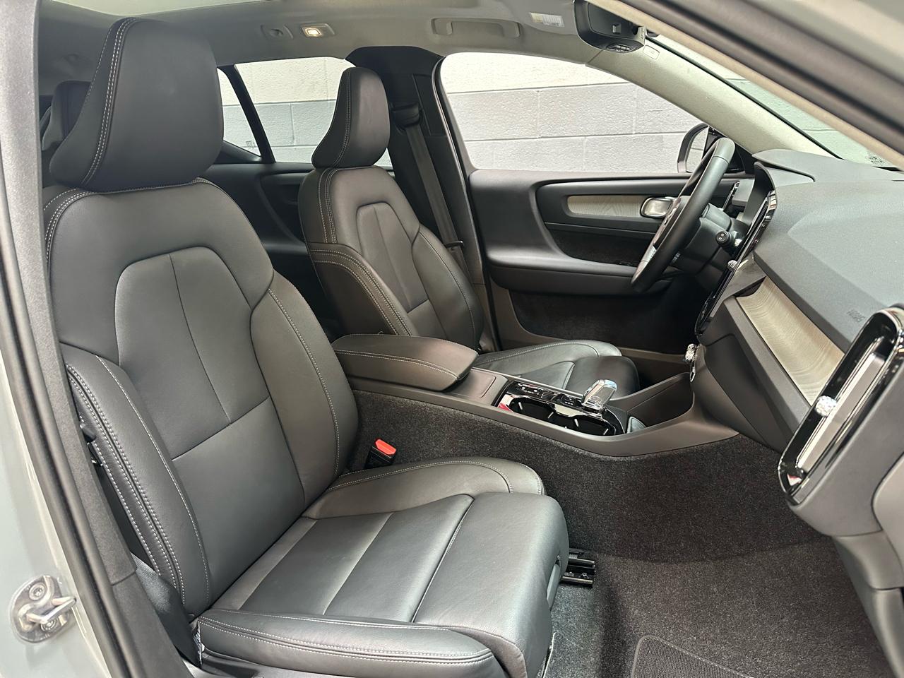 Volvo XC40 B5 AWD Plus 2026
