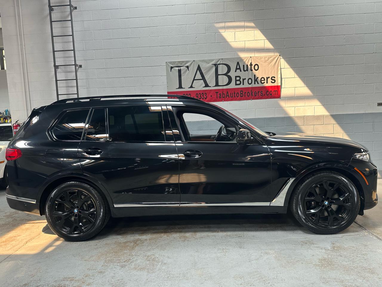 BMW X7 xDrive40i Sports Activity Vehicle 2022