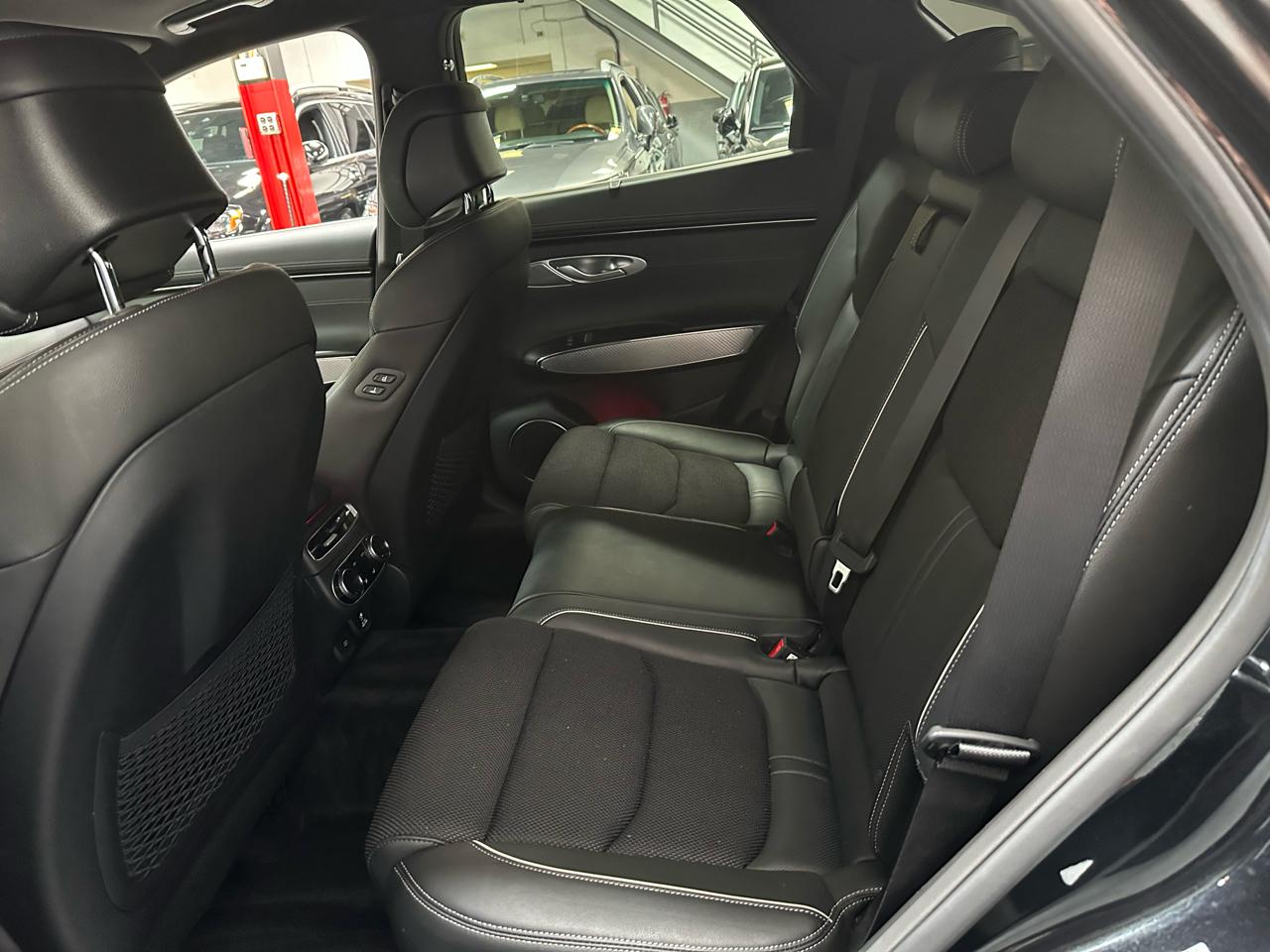 Genesis GV70 2.5T Sport Prestige AWD 2025