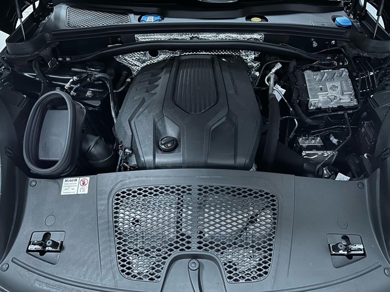 Porsche Macan AWD 2024