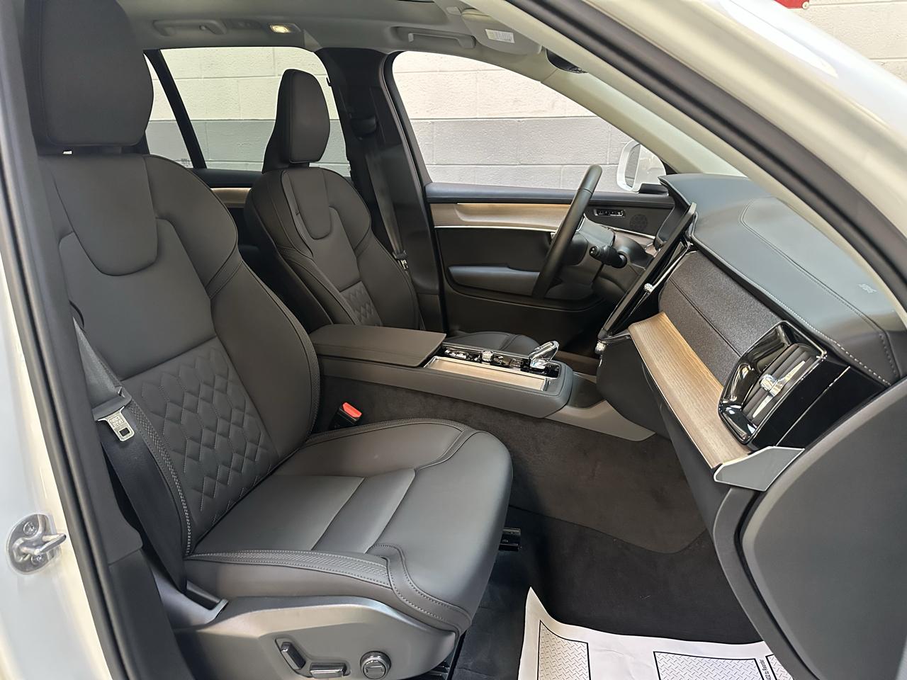 Volvo XC90 photo 9