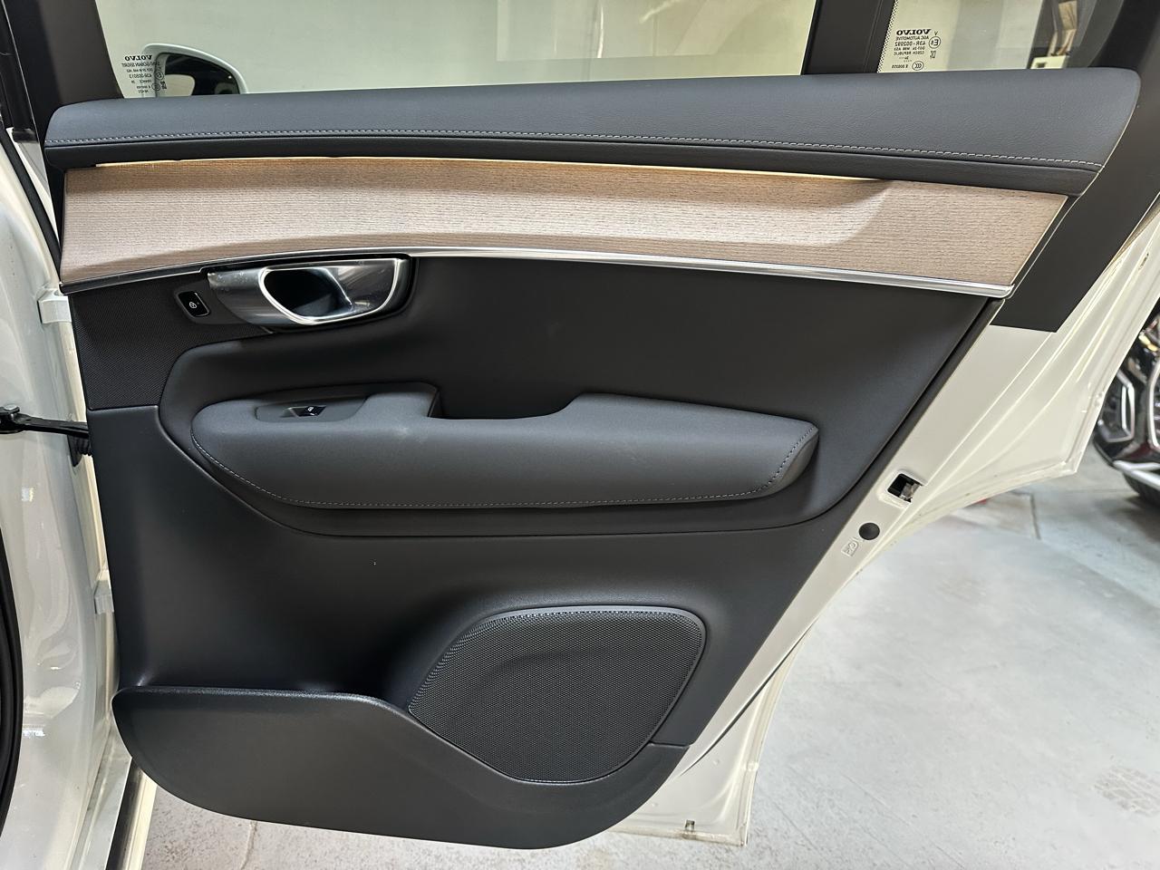 Volvo XC90 photo 10