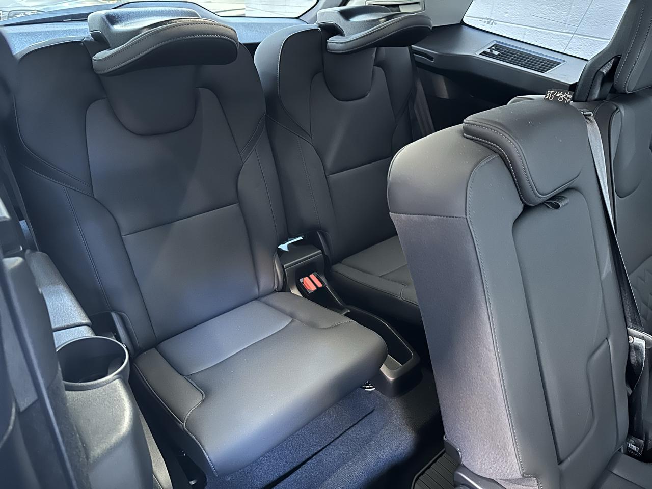 Volvo XC90 photo 12