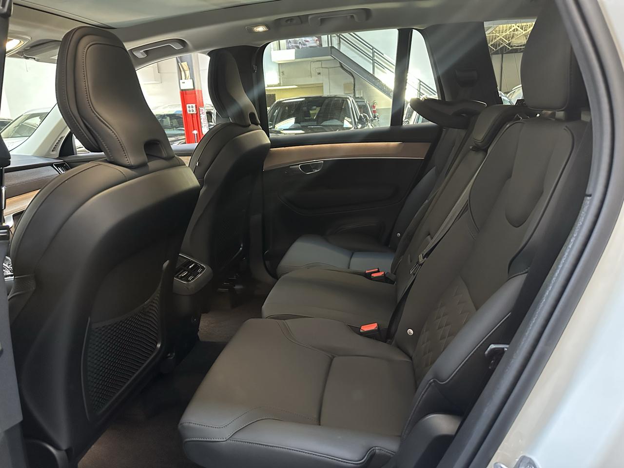 Volvo XC90 photo 16