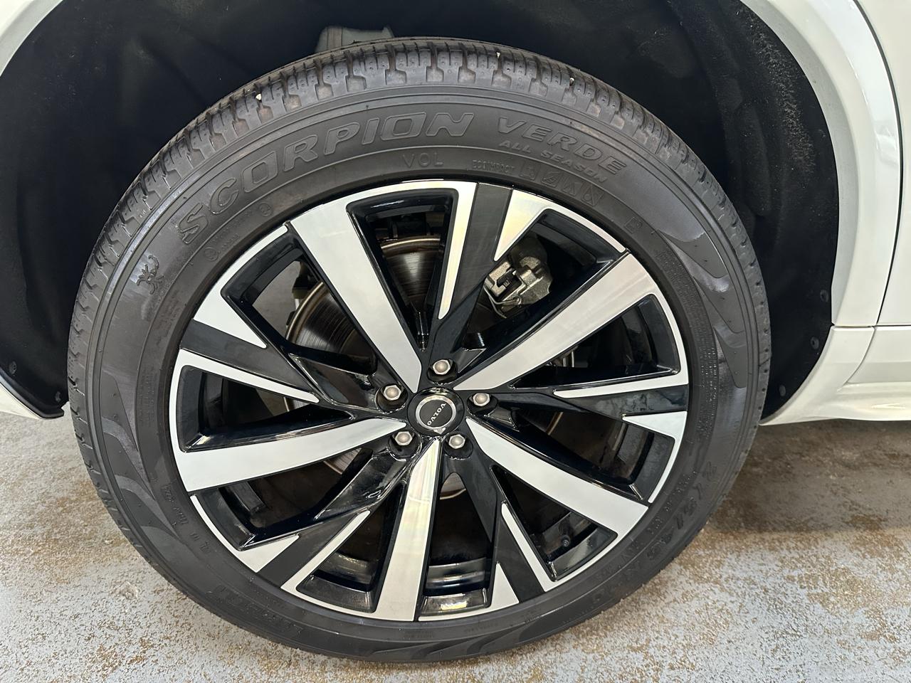 Volvo XC90 photo 26