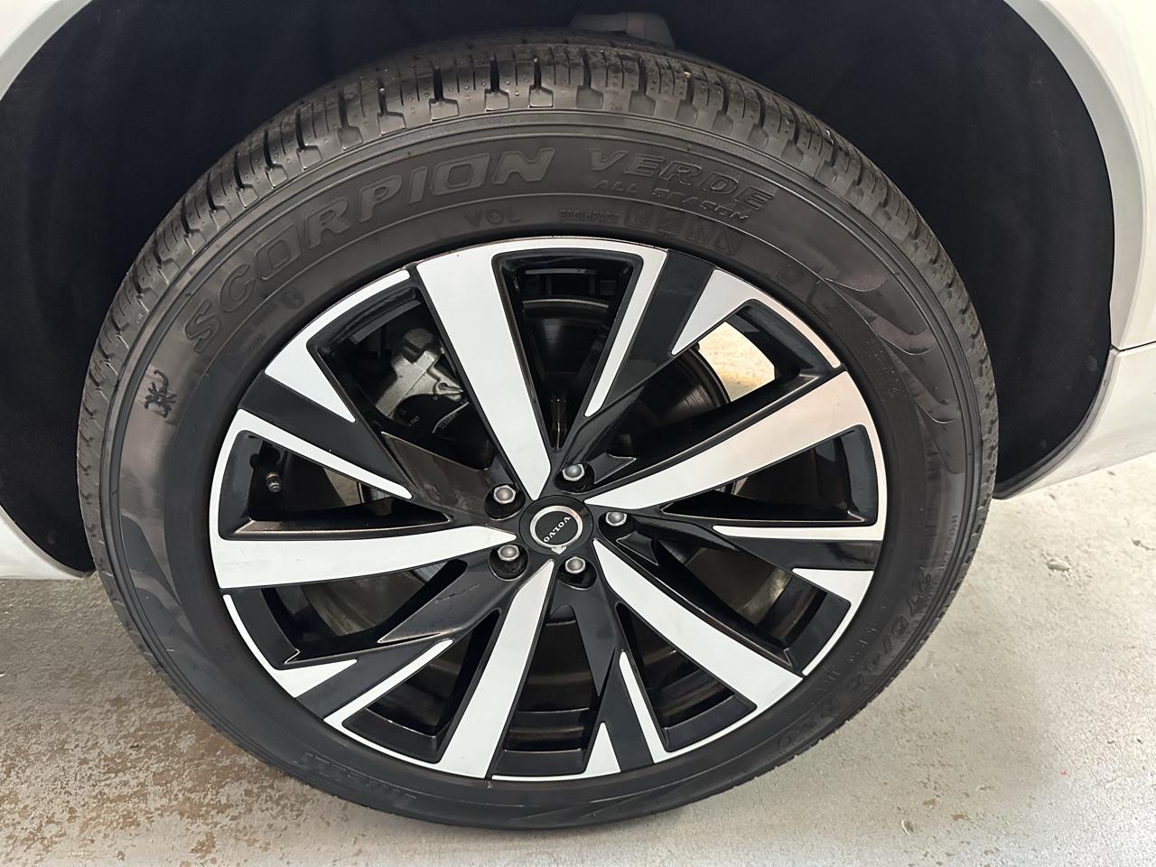 Volvo XC90 photo 27