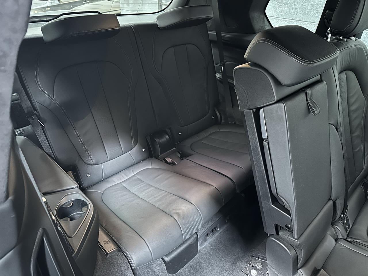BMW X7 photo 12