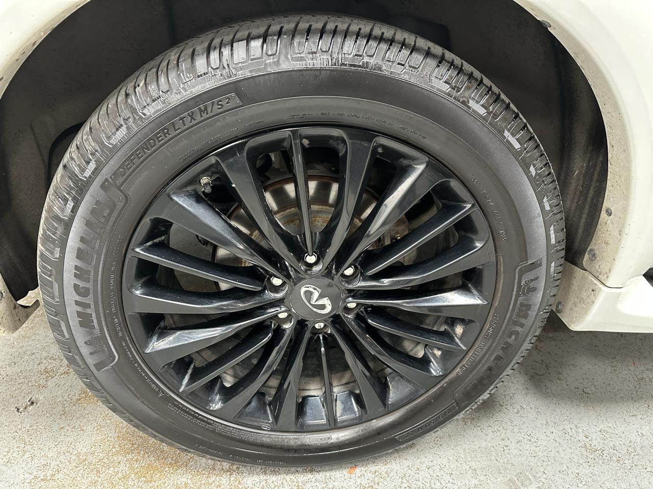 Infiniti QX80 LUXE 2020