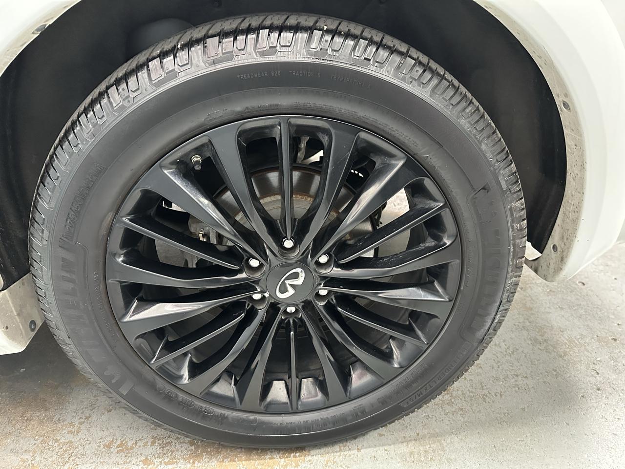 Infiniti QX80 LUXE 2020