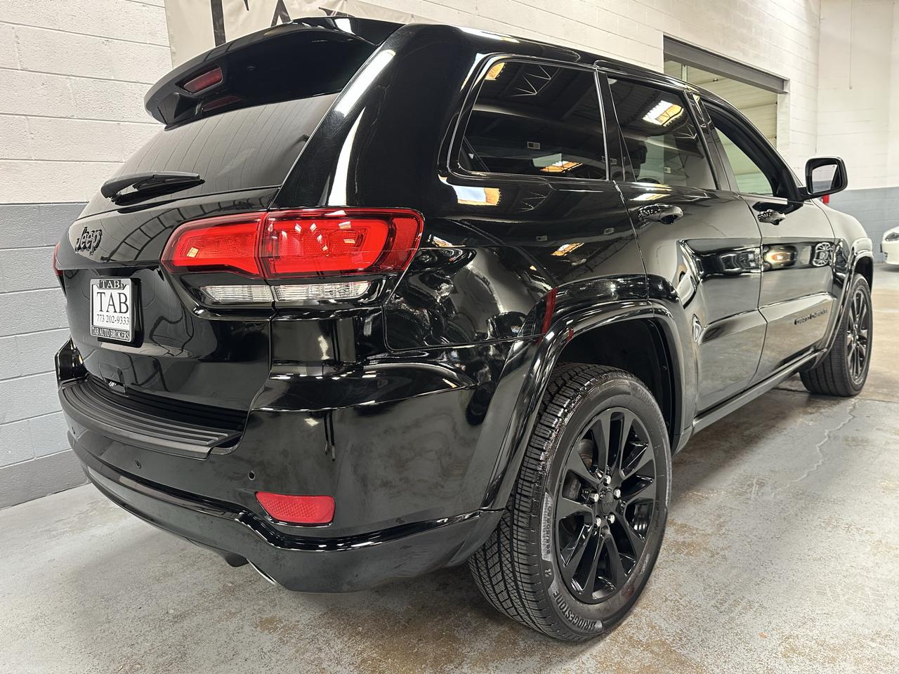 Jeep Grand Cherokee photo 3