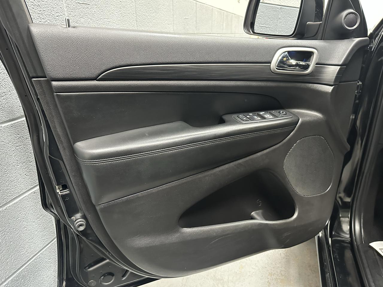 Jeep Grand Cherokee photo 15