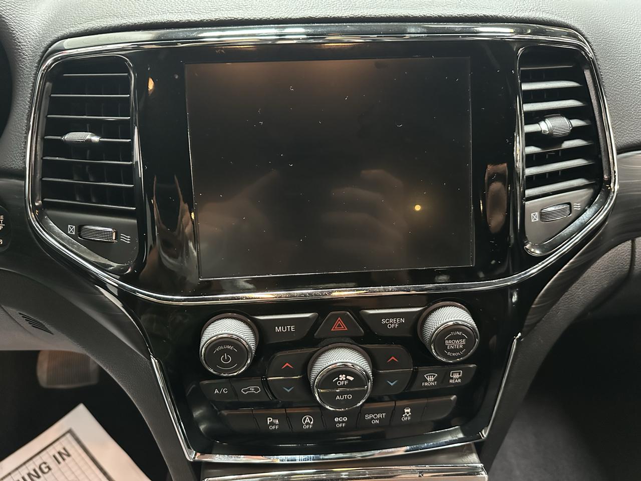 Jeep Grand Cherokee photo 18