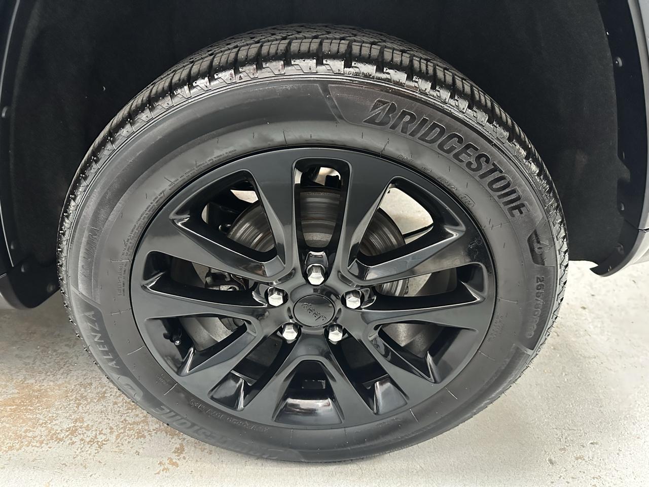 Jeep Grand Cherokee photo 24