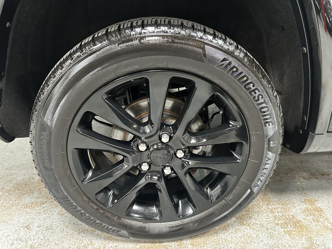 Jeep Grand Cherokee photo 26